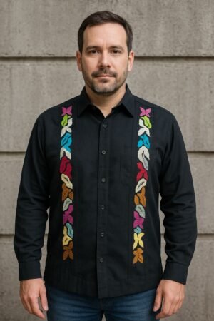 Guayabera Caballero Manta con Bordado a mano de la región Jalapa de Díaz Oaxaca