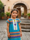 Vestido típico con bordado artesanal para niña